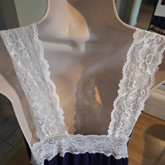 New blue and white teddy nightgown size large. White lace straps. - Picture 5 of 8